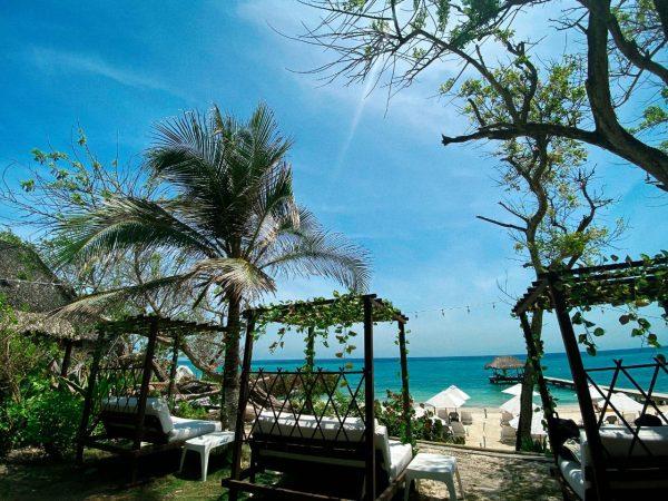 ISLA LUXURY BEACH AREA BEACH - Image 2